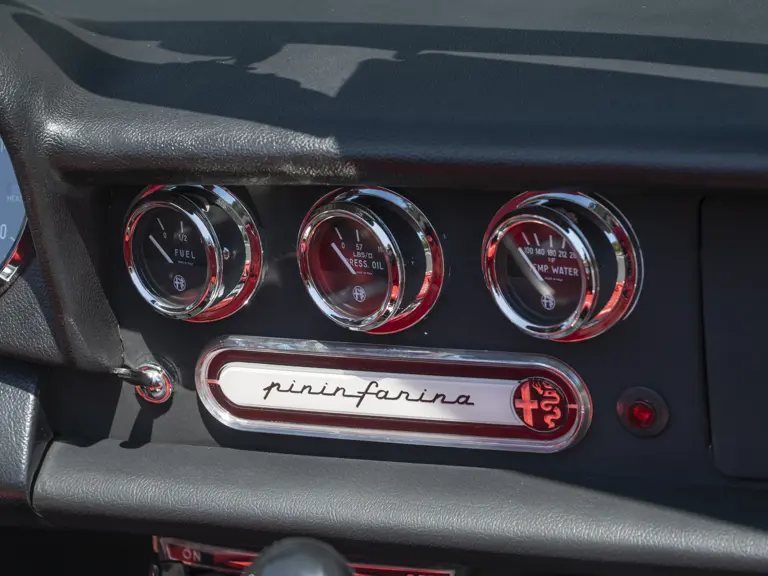 Alfa Romeo 1750 Spider Veloce 1969 — photo 8