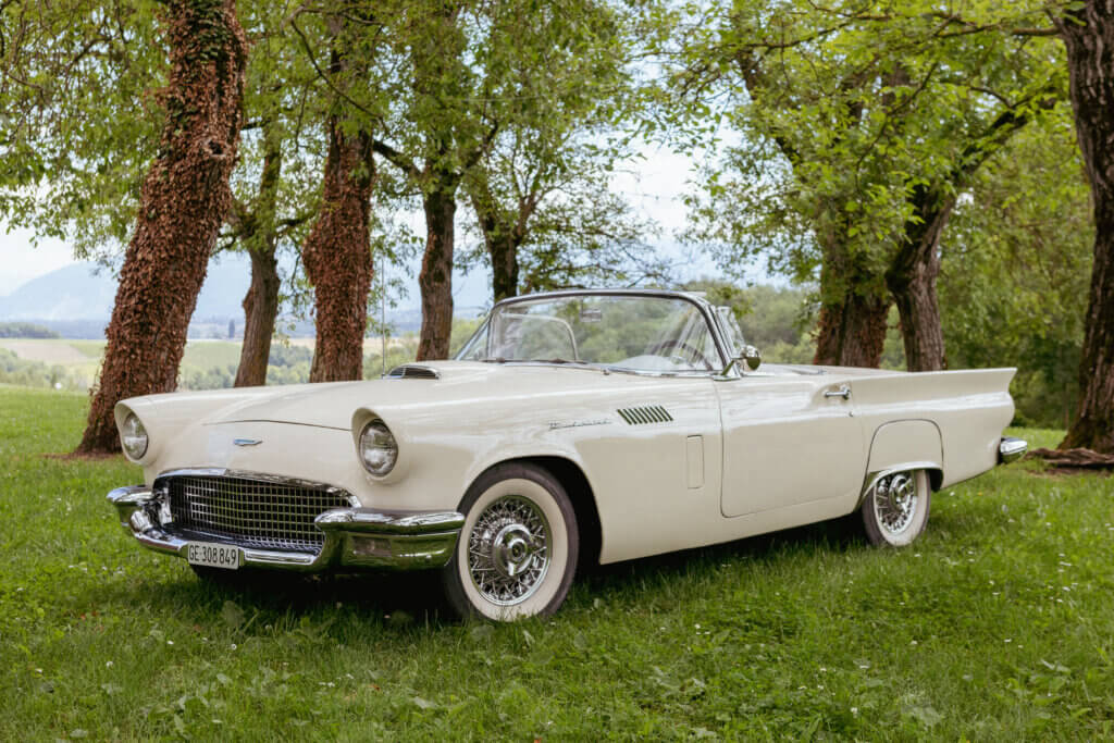 Ford Thunderbird 1957, voiture de collection à louer à Genève
