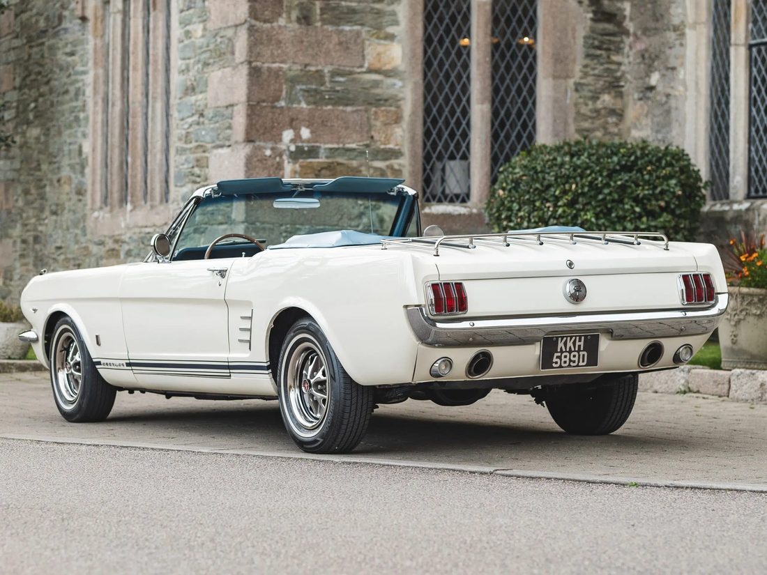 Ford Mustang GT 1966, location sans chauffeur à Genève